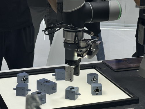 工業(yè)機器人新物種 具身智能引領(lǐng)“換道超車”，產(chǎn)品與市場研究報告正式發(fā)布